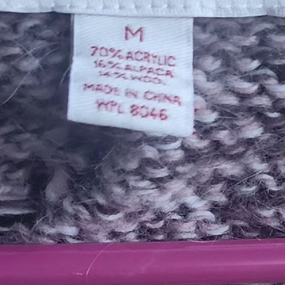 M collection Cozy Gray Women's Sweater Size M - Picture 3 of 4